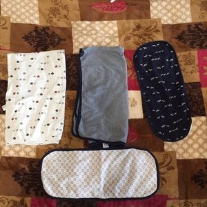 2 Blankets and 2 burp cloths!
